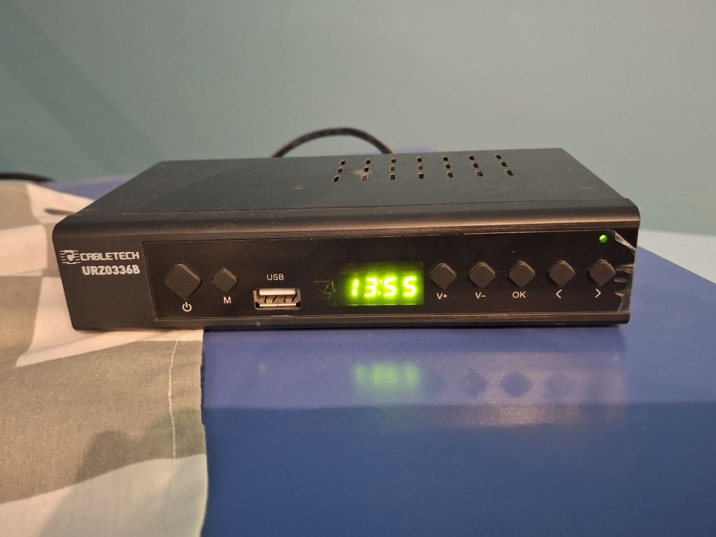 Sprzedam telewizor z zestawem