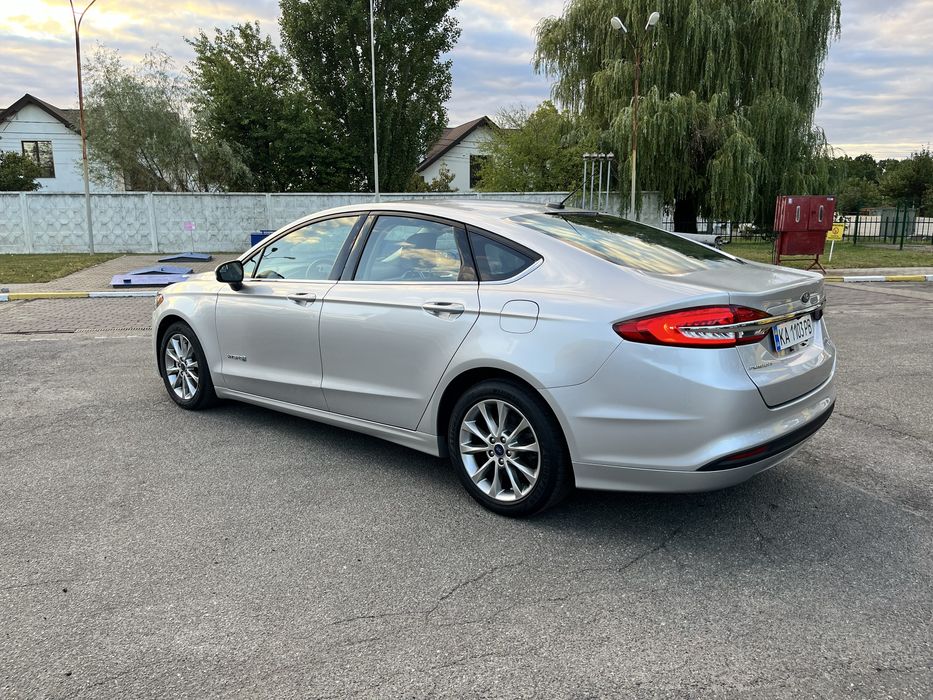 Ford Fusion гібрид
