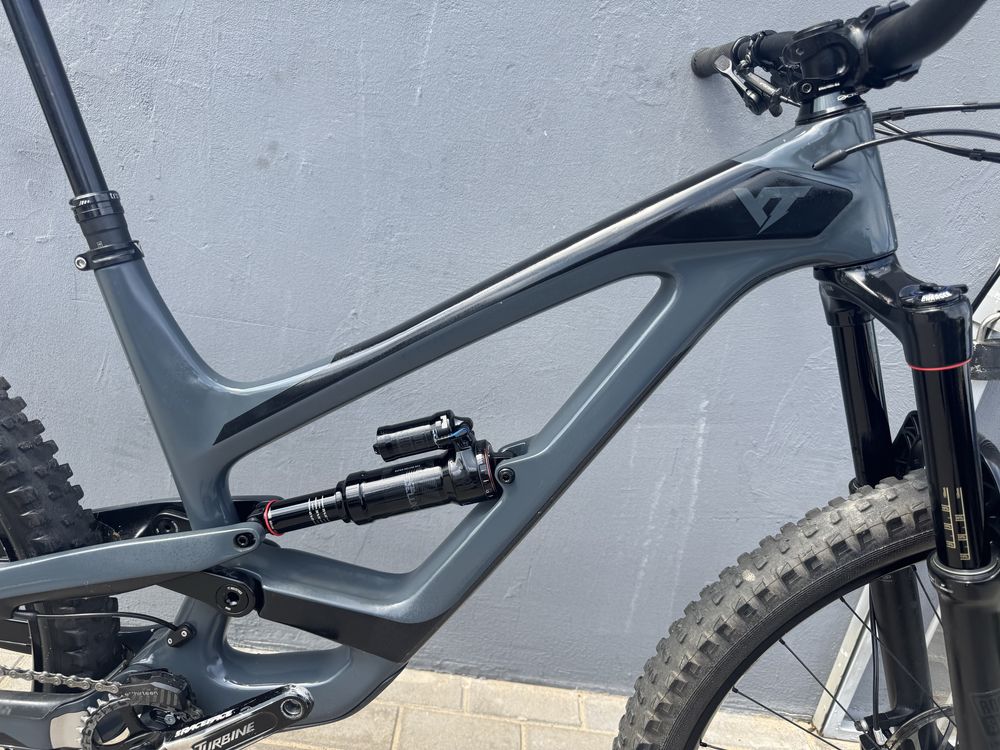 Rower Górski YT Capra CF Pro 29 carbon Karbon