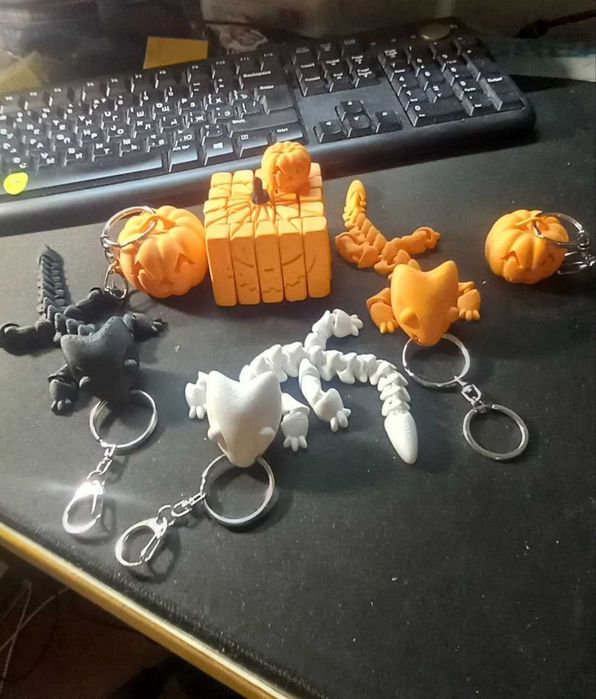 Рухливий брелок-антистрес “Міні-двигун”