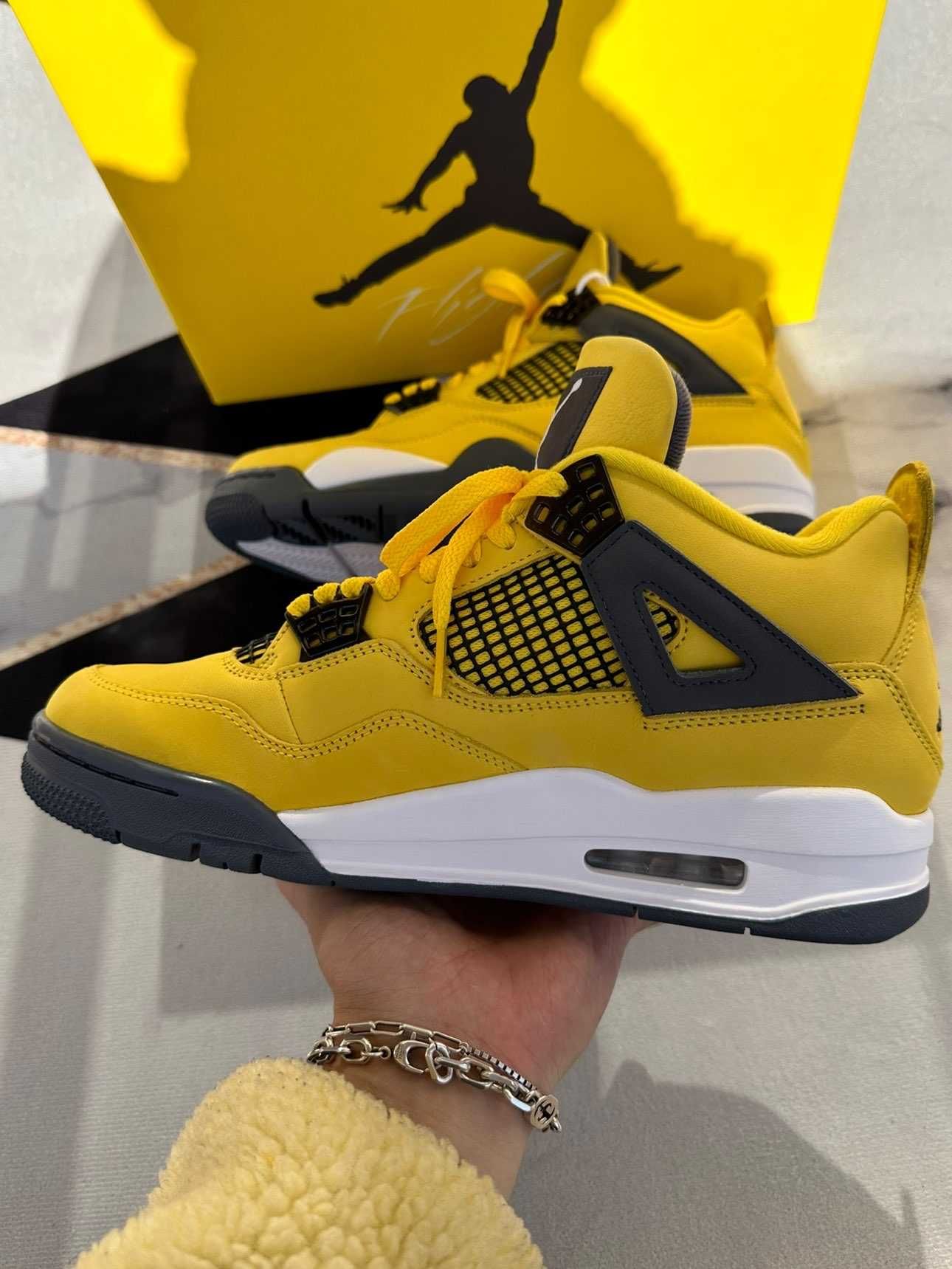 Jordan4Air4RetroLightning UnisexTrampki R.40