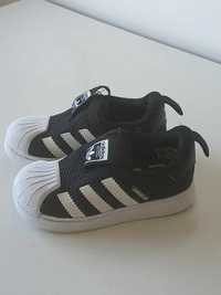 Sapatilhas Adidas tamanho 22