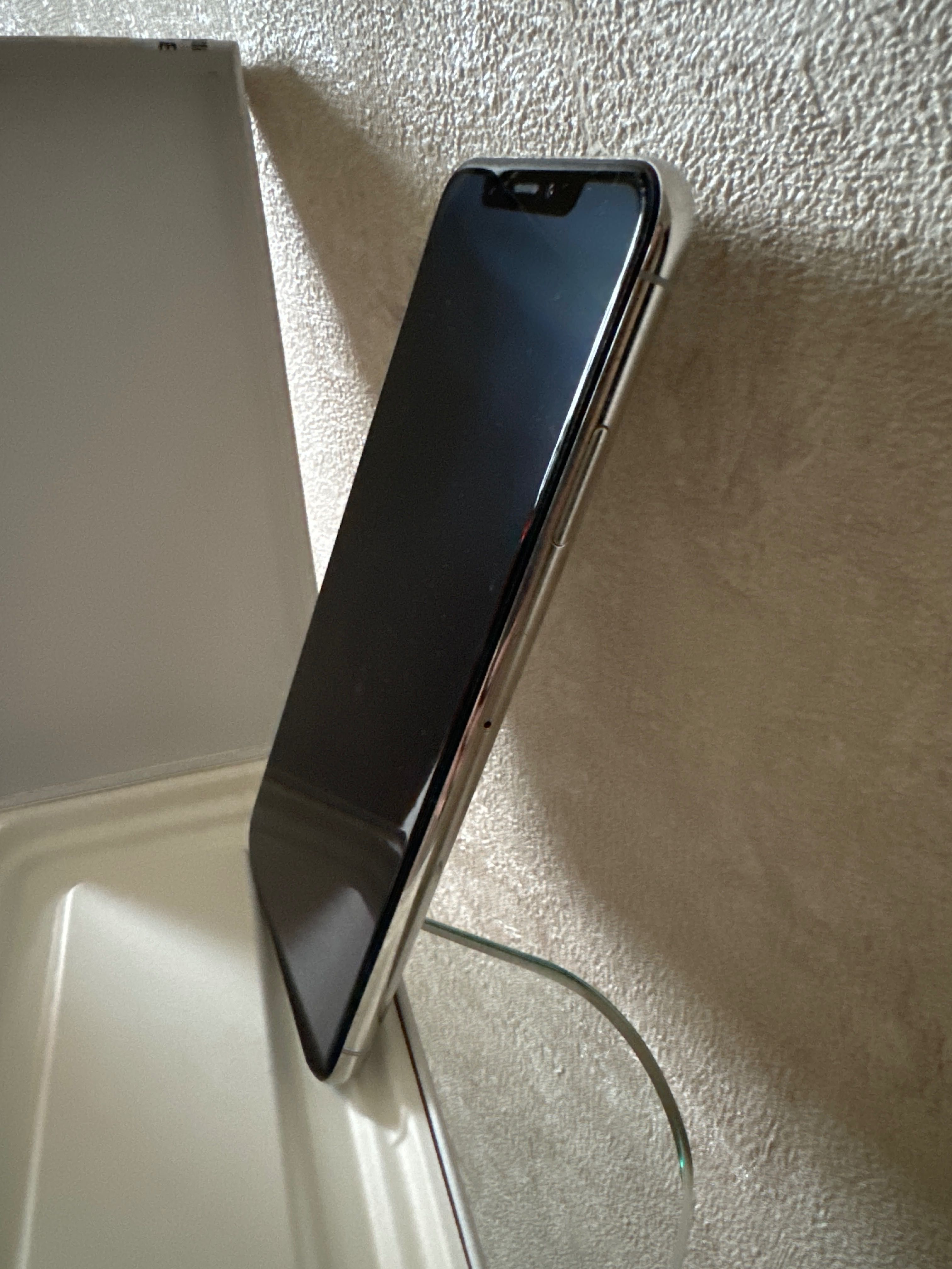 IPhone XS Max 64gb ,в дуже гарному стані ,без торгу й обміну,айфон 10