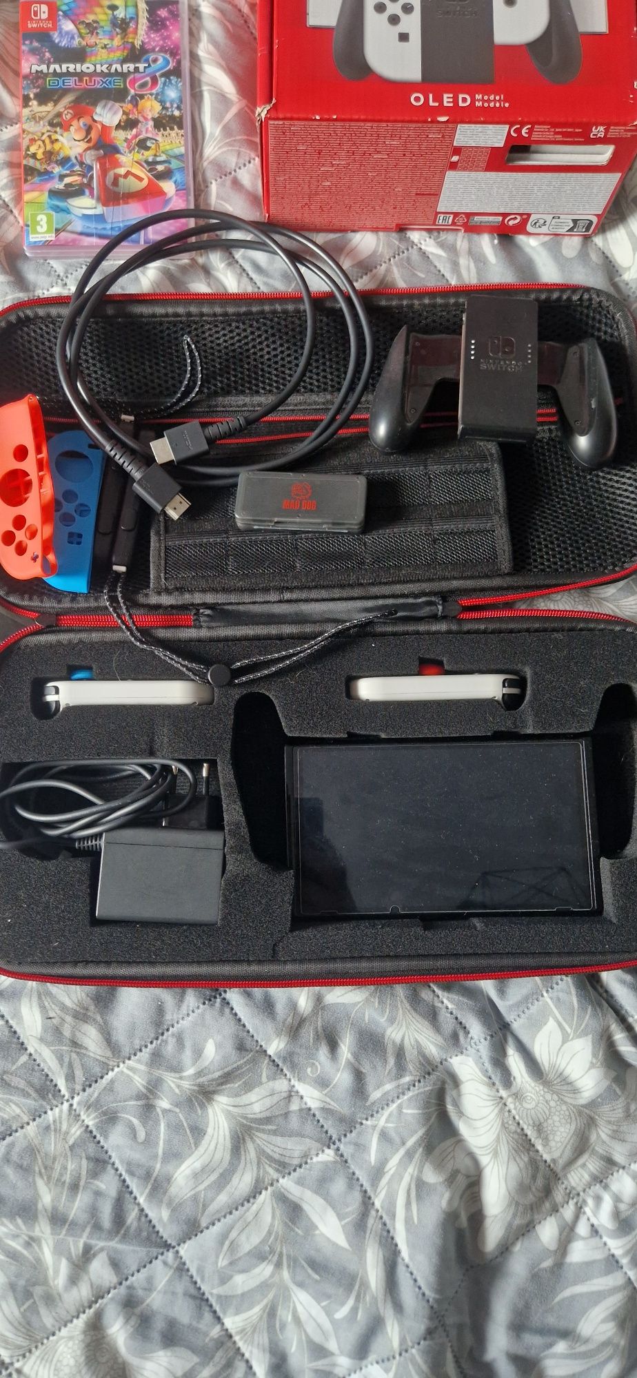Nitendo switch OLED + karta pamięci 128 GB + Mariokart 8 deluxe + POKR