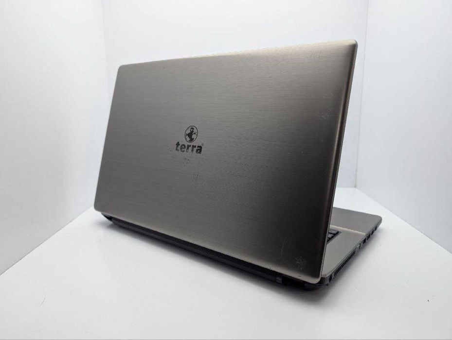Terra M1749 intel I5-4200M Ram-8gb HDD-1000Gb lntel HD Graphics 17.3