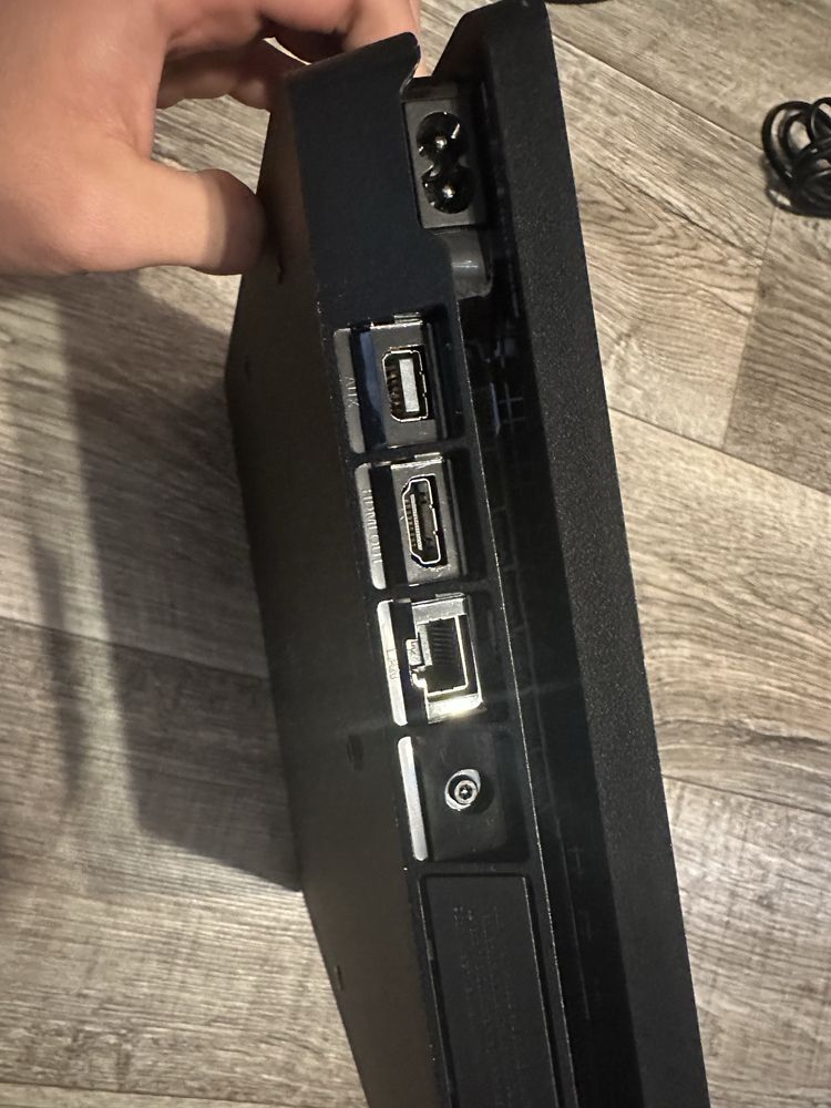 Ps4 slim 500gb 8 gier
