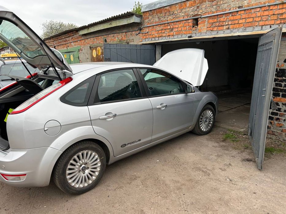 Авто  продам в гарном стані з чудовой комплектацією титаніум ..