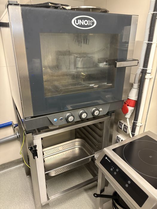 Piec konwekcyjno - parowy UNOX XV393