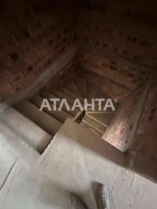 Будинок, 5хв від Майдану, 6 соток, басейн, альтанка та гараж