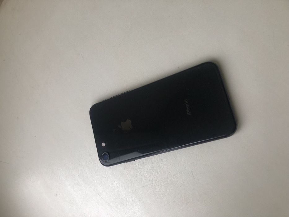 Продам iPhone 8 64gb