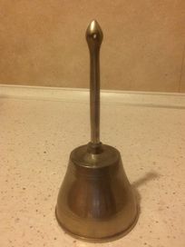 Stary dzwonek z mosiądzu bez serca kolekcja