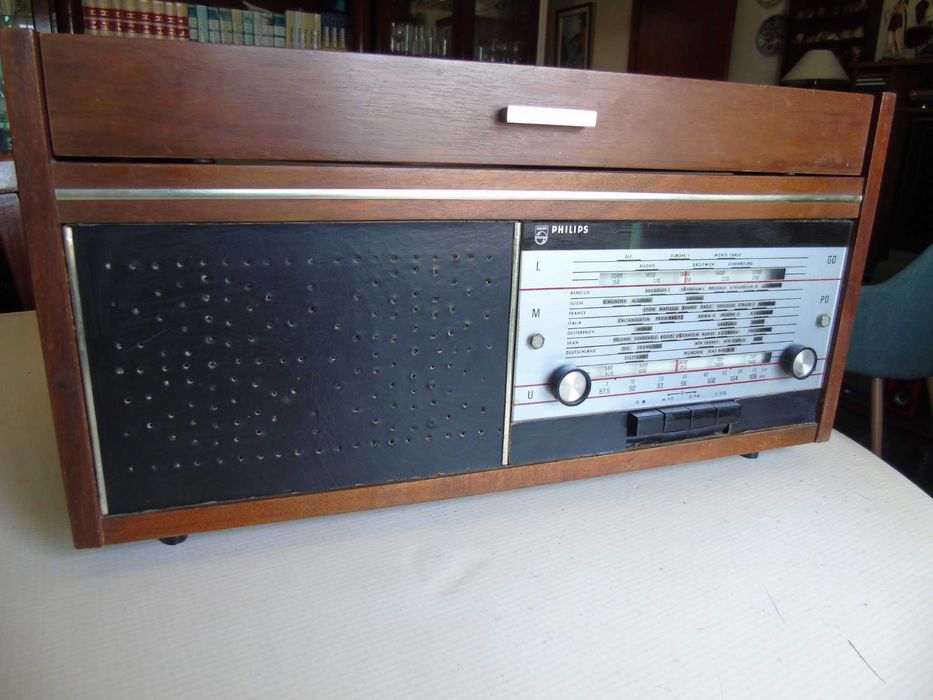 gira discos com rádio