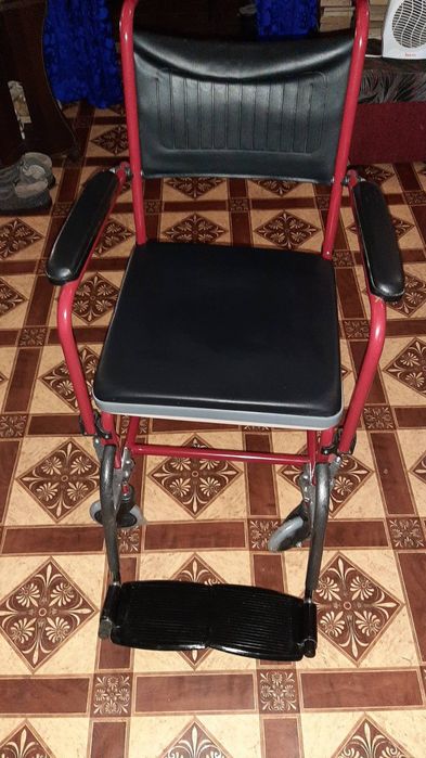 Продам кресло-каталку с туалетом,новое