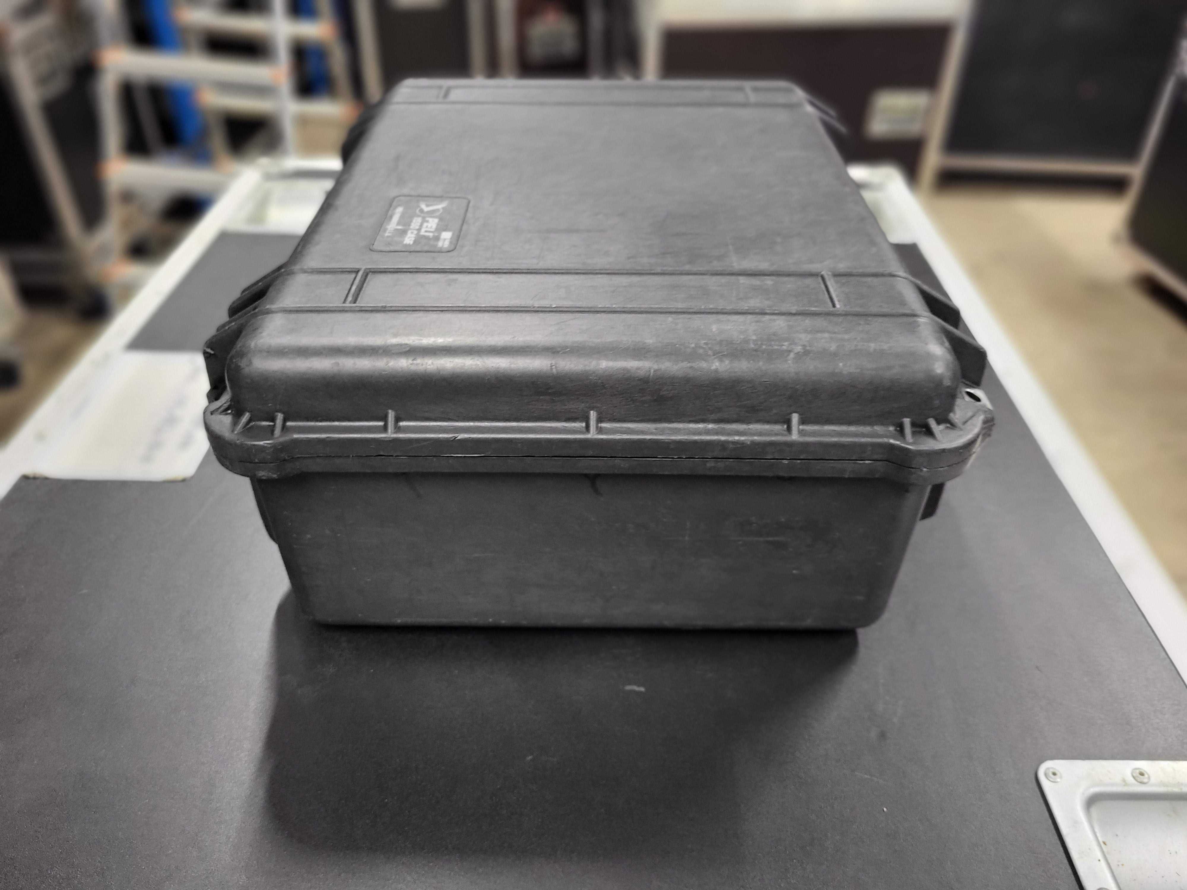 Peli 1550 (47x36x19) Pelikan walizka pusta bez pianki, Faktura