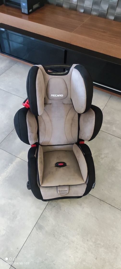 Sprzedam fotelik samochodowy Recaro stan bdb