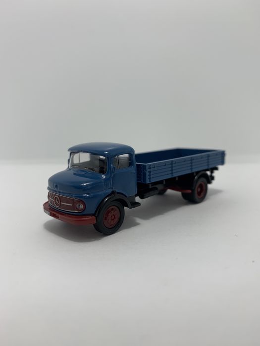 Camião Mercedes da Schuco escala H0 1/87