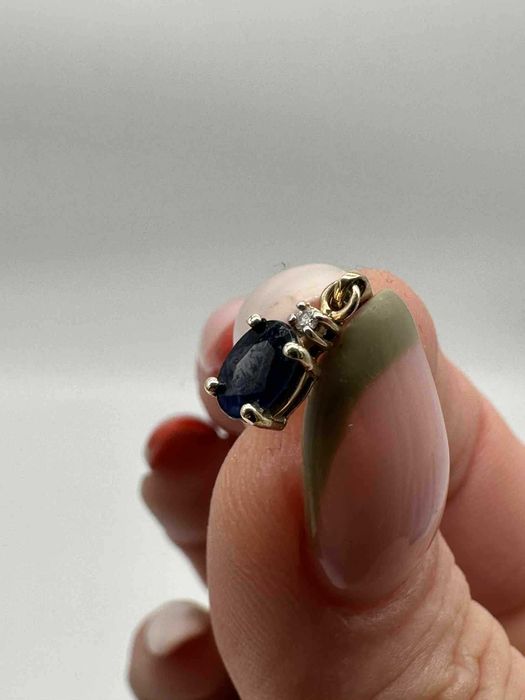 Śliczna złota zawieszka z Szafirem i diamentem Certyfikat 585