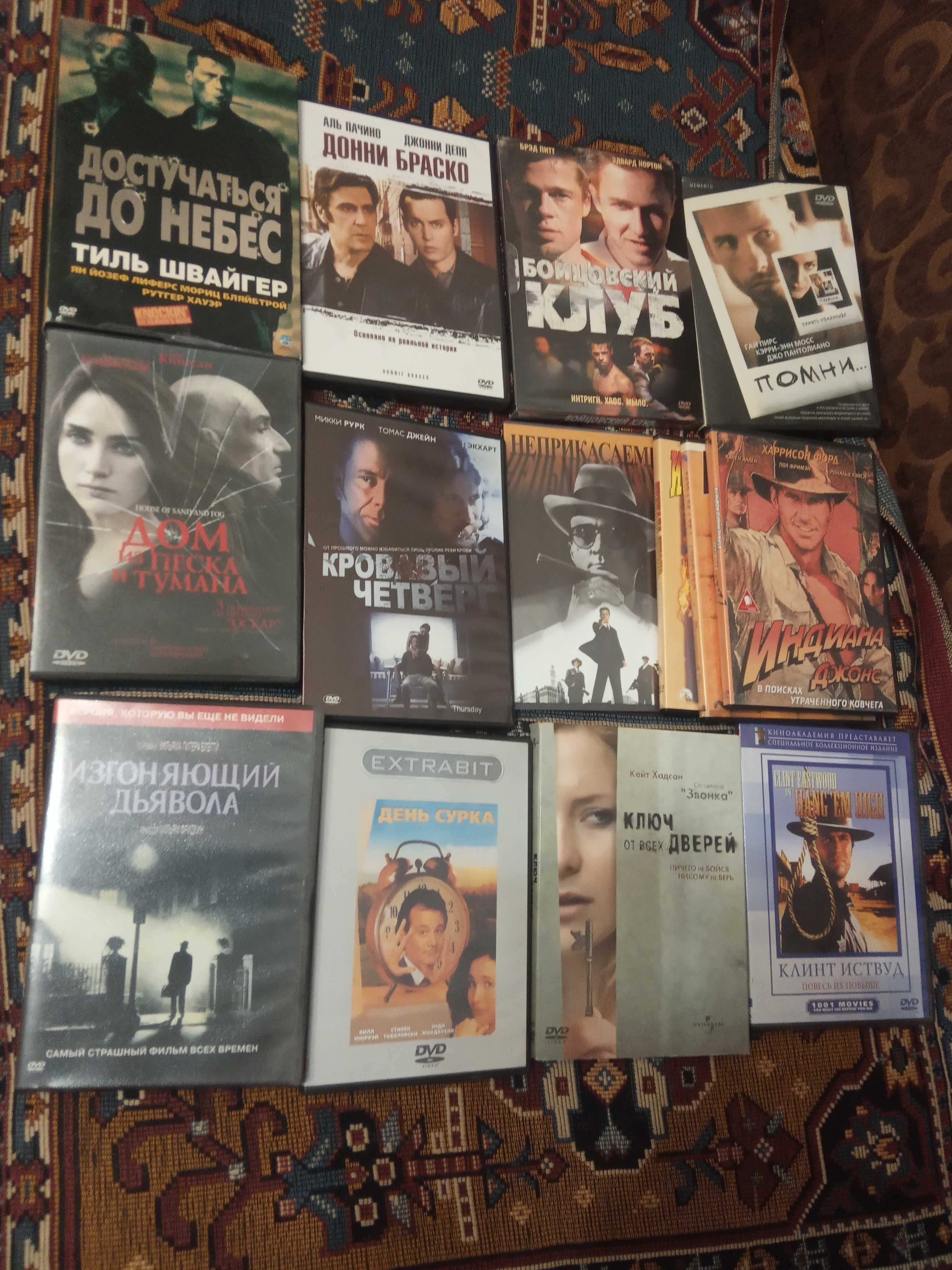 фильмы, сериалы на DVD(около 150шт)