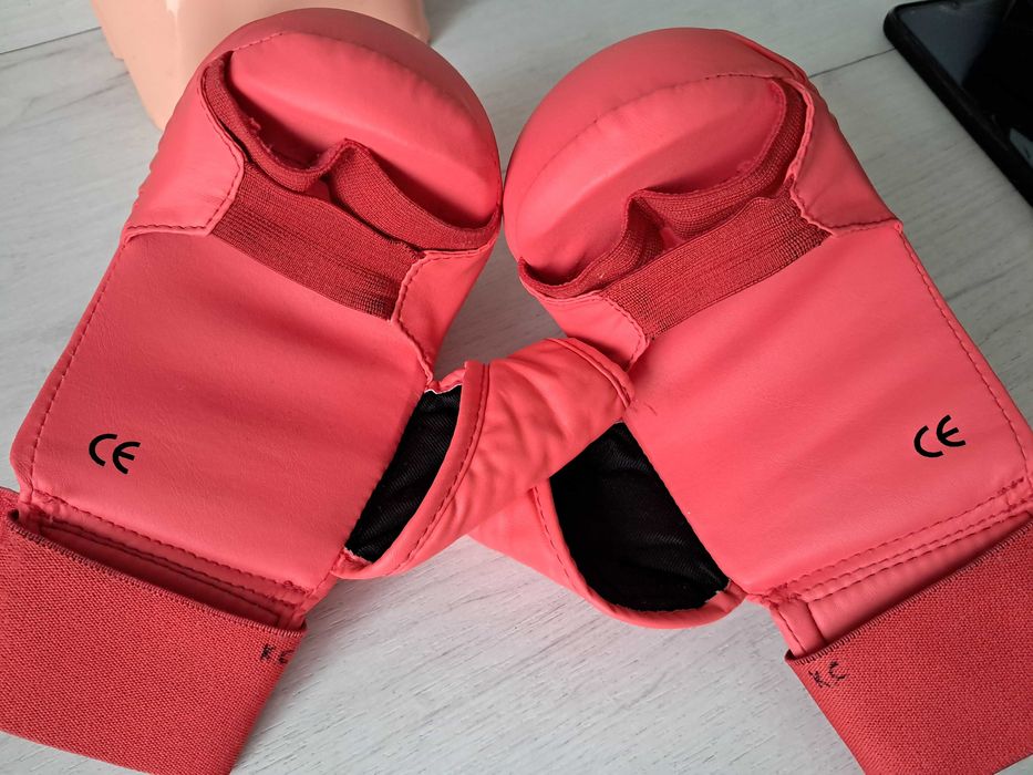 Защита для карате ( голень+стопа+ перчатки) Smal ( размер М)