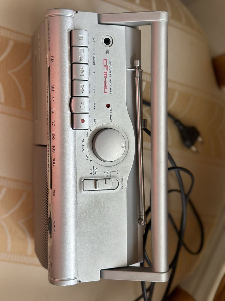 Sony CFM-20 AM/FM радіо касетний програвач