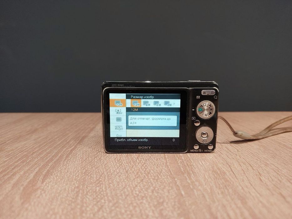 Sony Cyber-shot DSC-W220 цифровий фотоапарат
