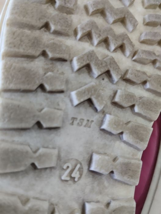 Buty zimowe śniegowce ocieplane Bartuś roz 24 różowe w gwiazdki