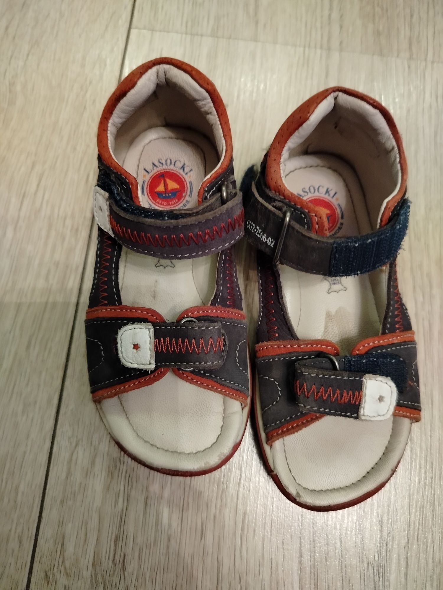 Sandałki Lasocki ( rozmiar 24 )