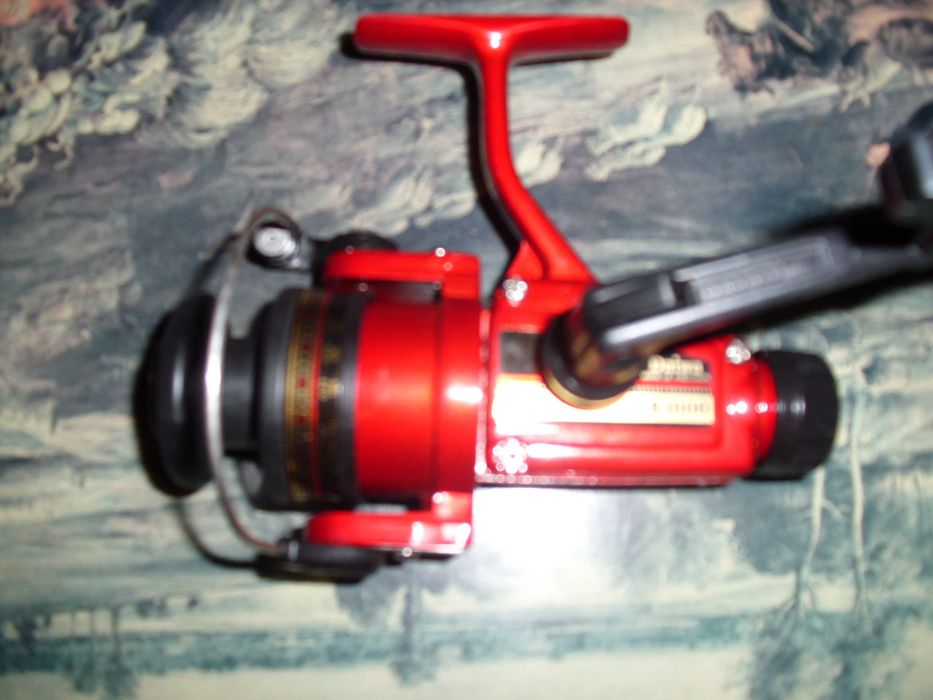 vendo 8 carretos de pesca novos em caixa por 20 euros cada