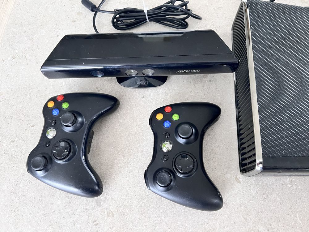 Konsola Xbox 360 250GB 2 pady kinect