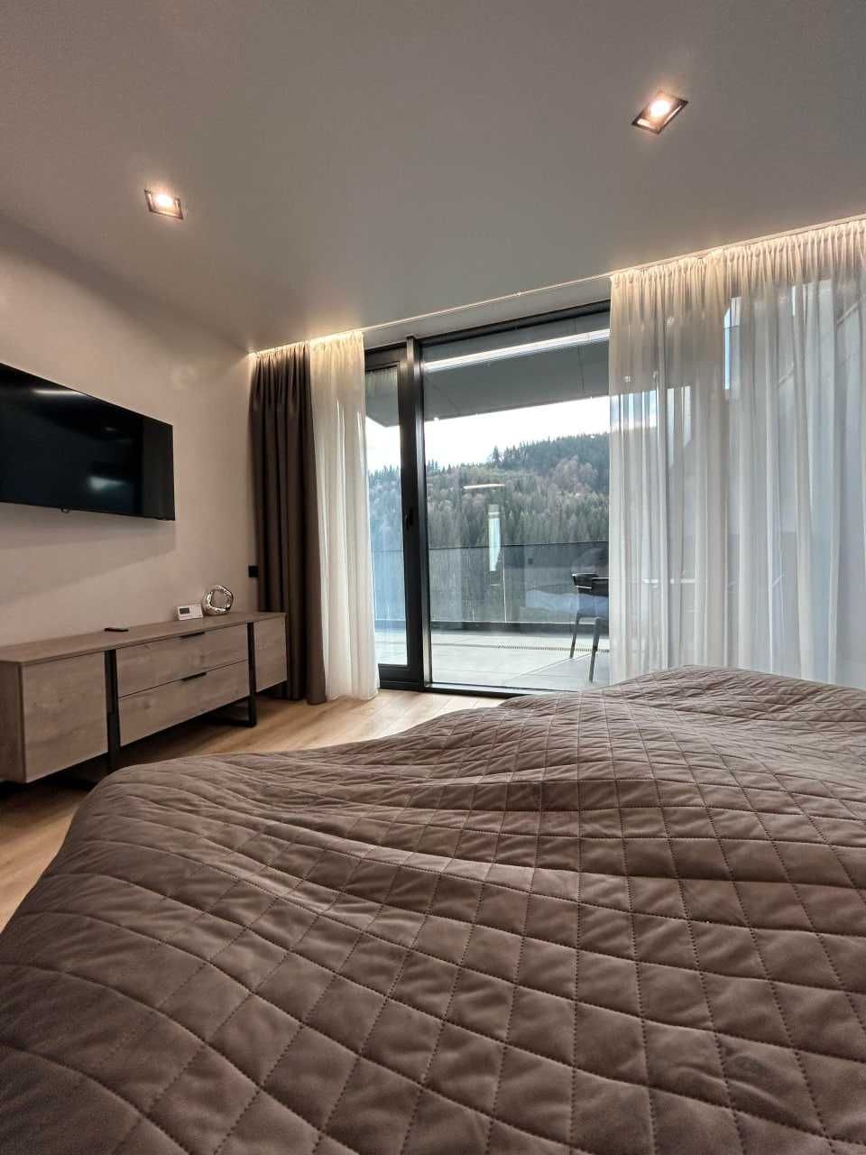 Довготривала оренда 1к+студії в Glacier Premium Apartments, Буковель