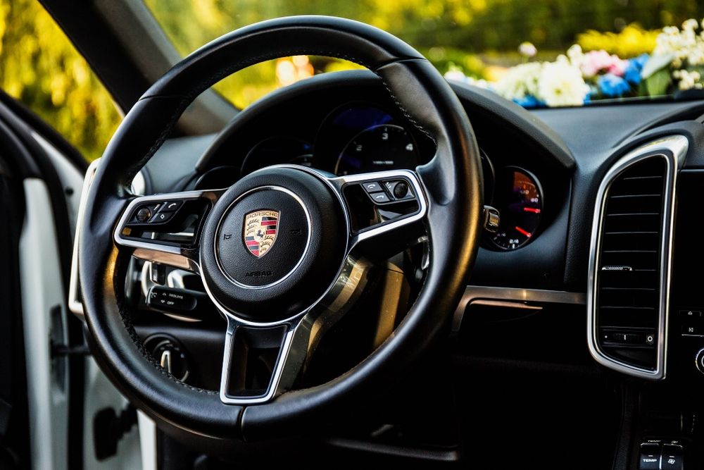 Luksusowe auta do ślubu: Porsche Cayenne, Mercedes Klasy G