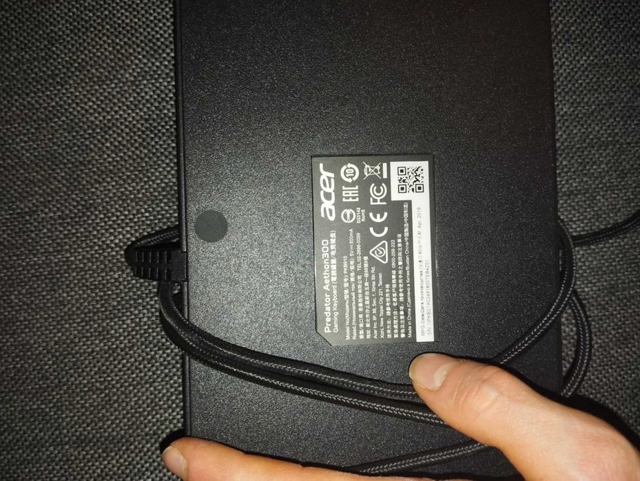 sprzedam klawiature gamingową predator aethon 300