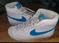 Nike branco e azul