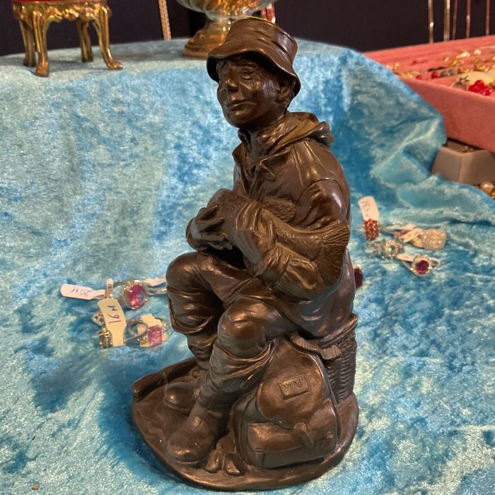 Escultura pescador po pedra 15 cm / outros Anúncios abaixo