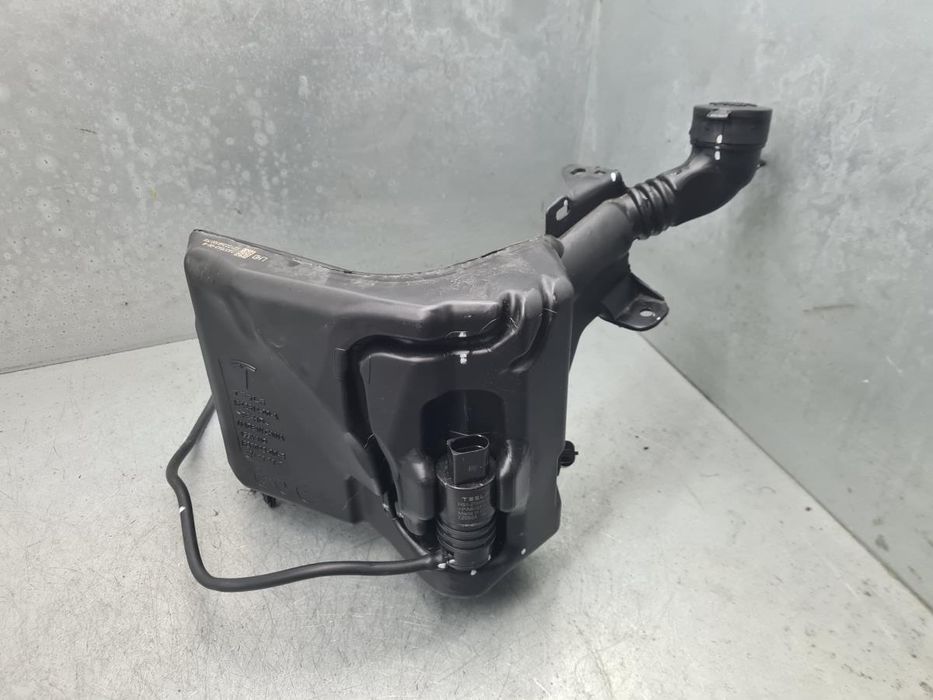 Reservatório / depósito água limpa vidros TESLA Model 3 (5YJ3)