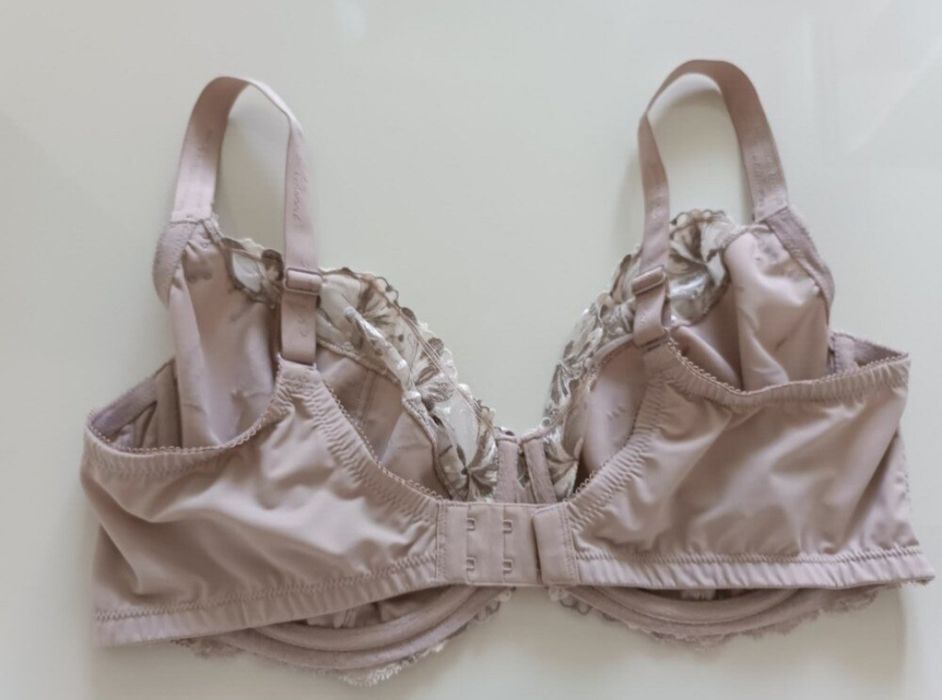 M&S шикарный бюстгальтер 95-40DD минимизер.