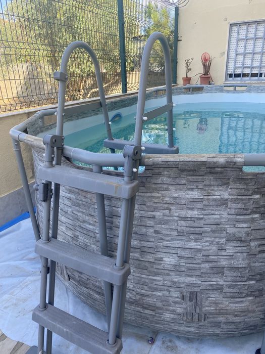 Vendo piscina e filtro