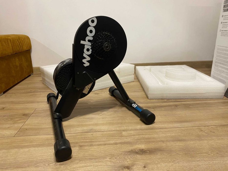 Trenażer direct drive Wahoo Kickr Core cichy, realistyczny (do Zwift)