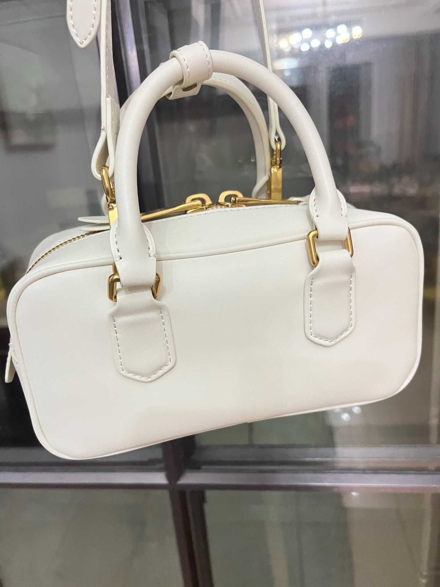 MiuMiu Torebka Biała Na Ramię Retro Z Kółkiem Vintage
