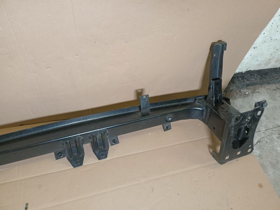 VW Passat B8 3G0 3G lift FL 18- belka zderzaka przód przednia wzmocnie