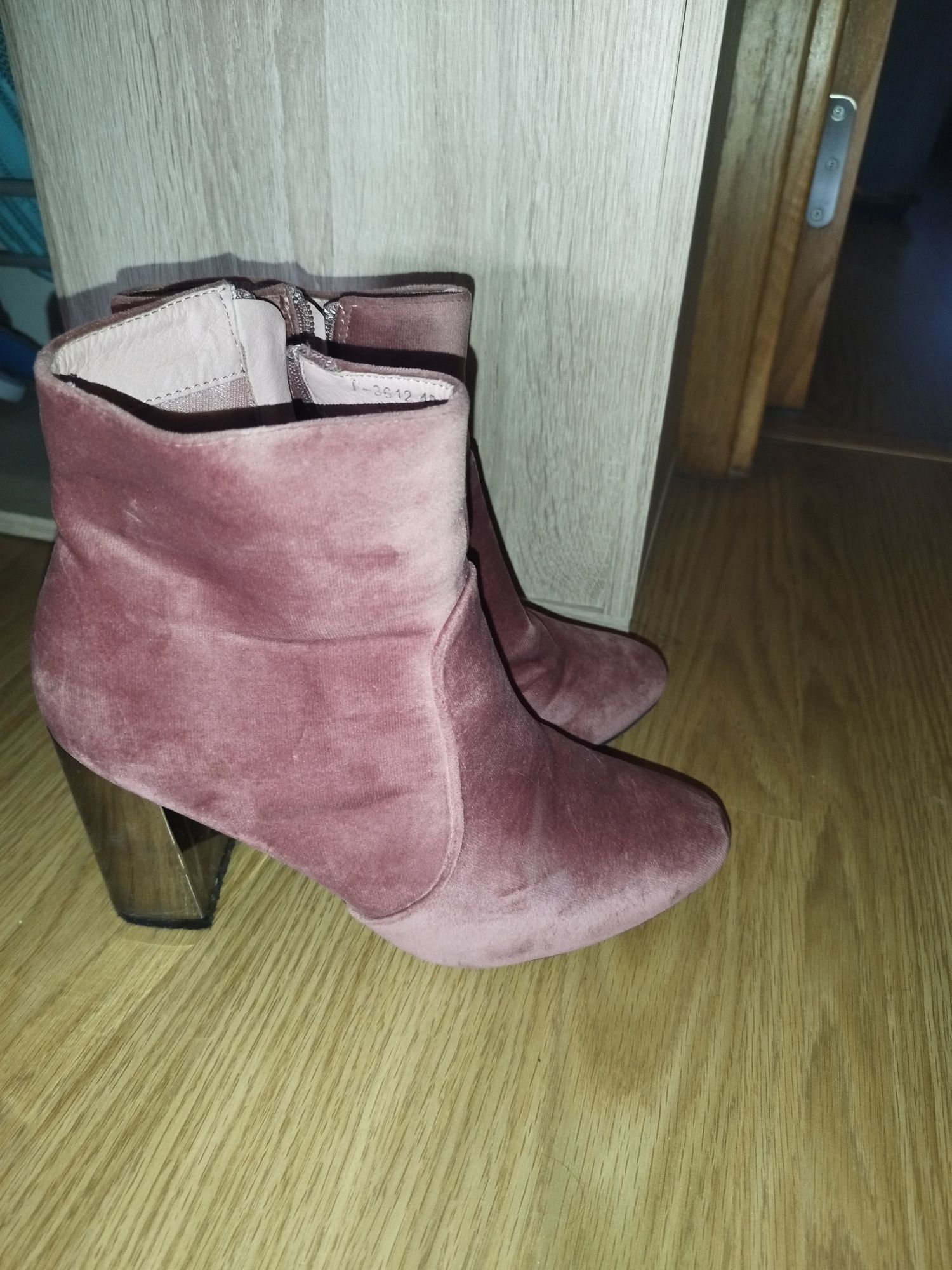 Botins cor de rosa