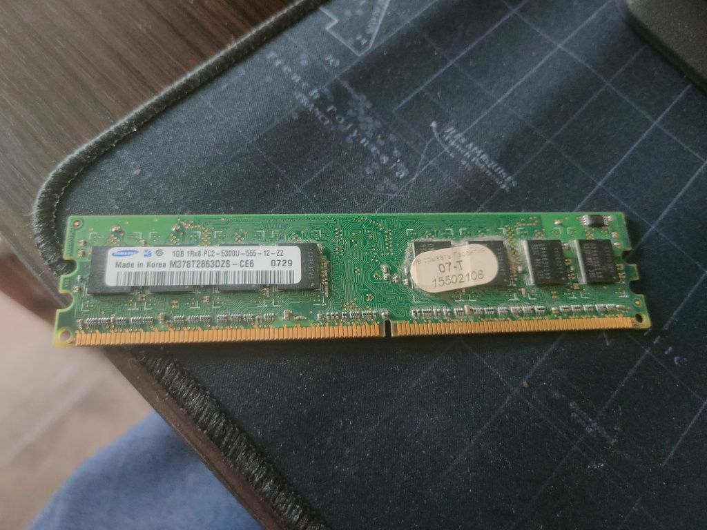 Планка Samsung ddr2 1gb