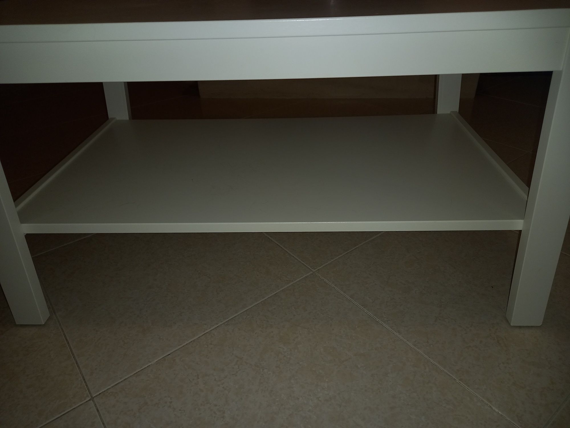 Mesa  nova de madeira maciça