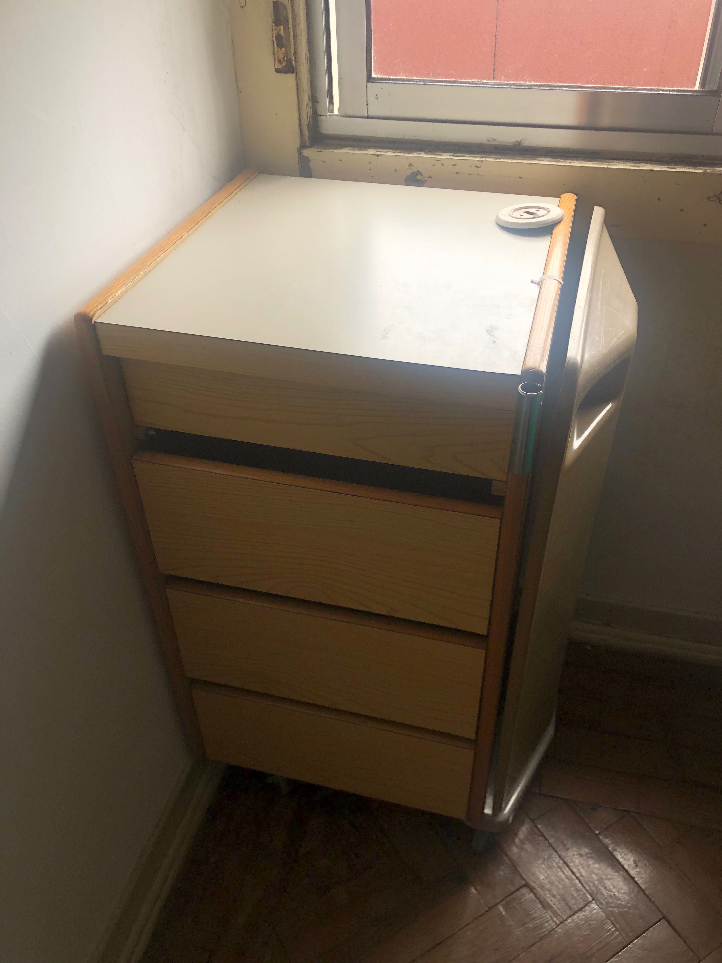 Cama articulada elétrica c/ mesa de apoio