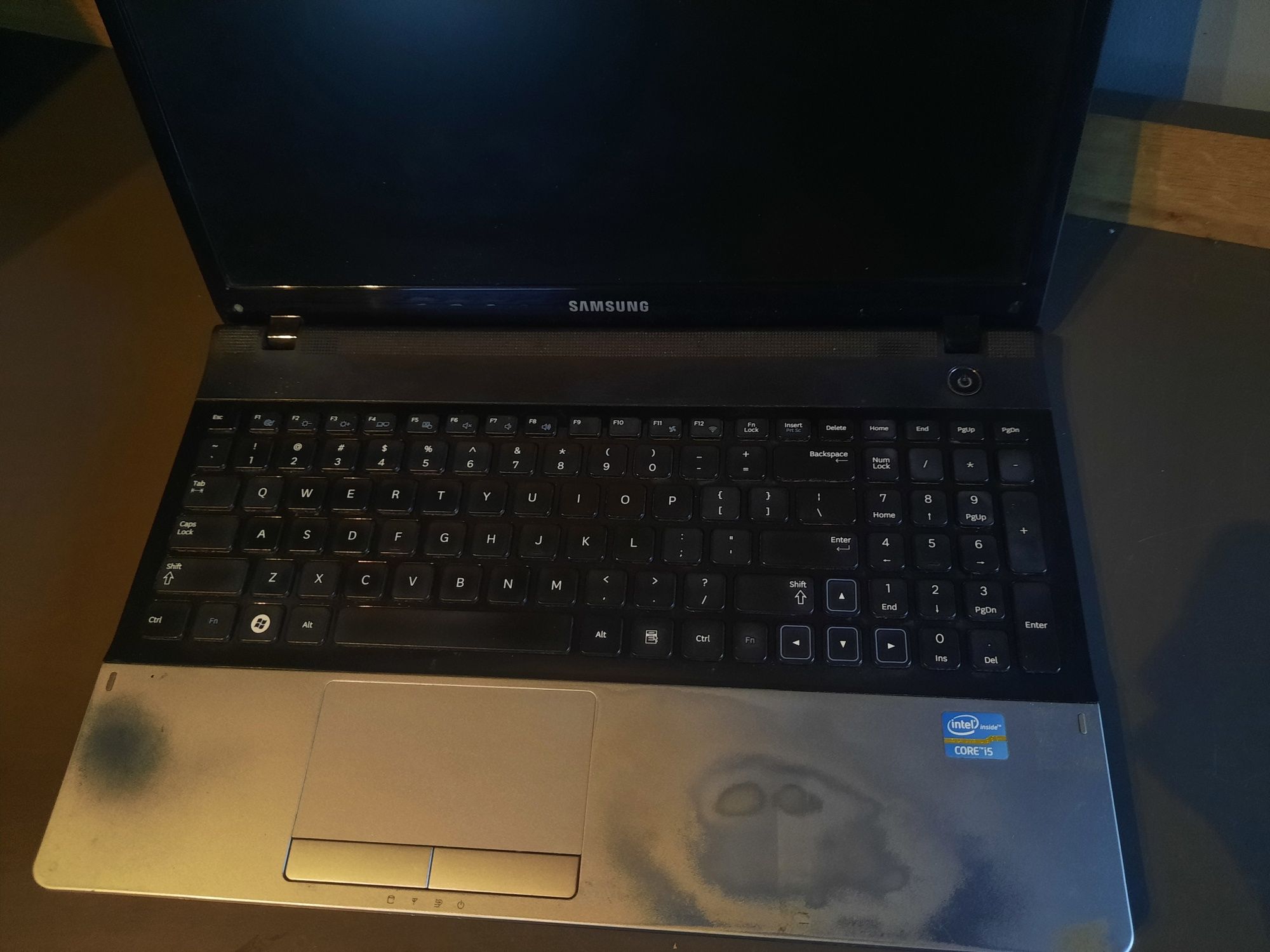 Laptop Samsung i5 4gb DDR3  320gb