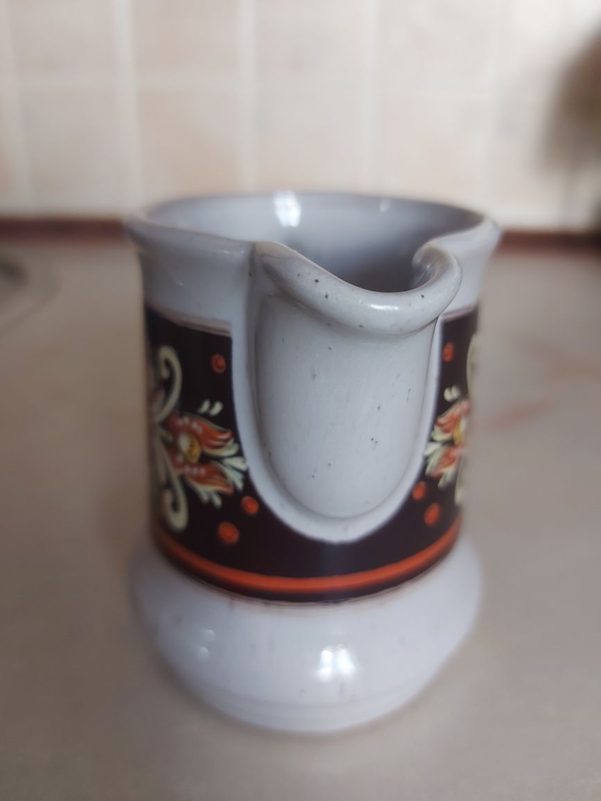 Молочник и чашка керамические