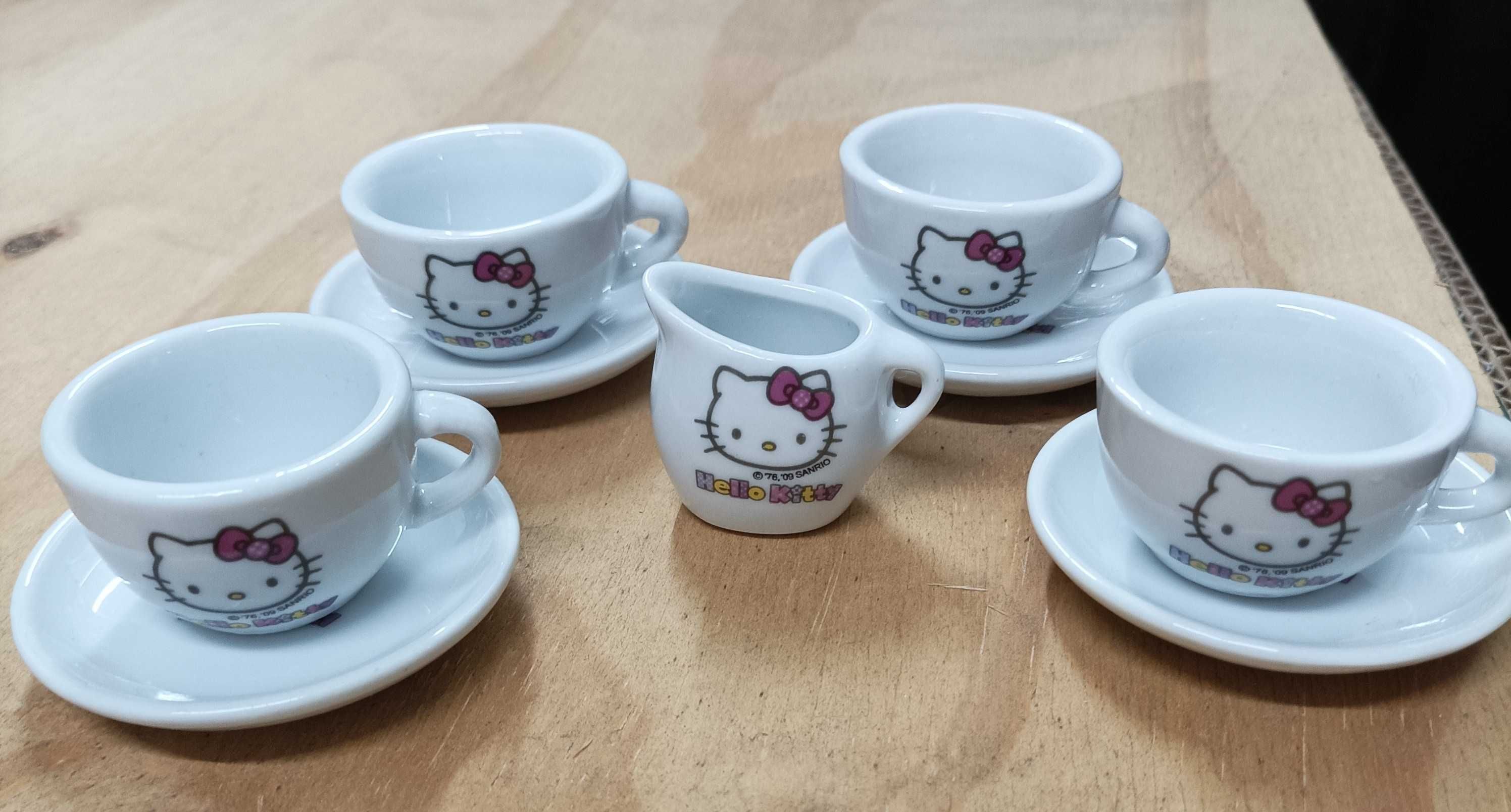 Conjunto Chávenas e Leiteira Hello Kitty