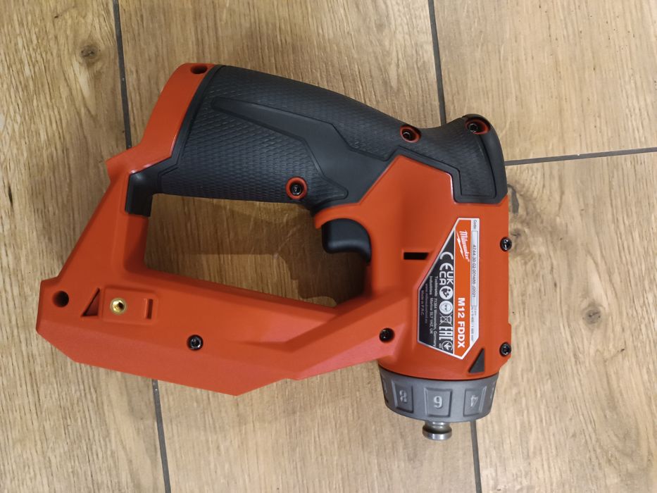 Milwaukee M12 FDDXKIT-0X Wiertarko wkrętarka 4 głowice wymienne FUEL