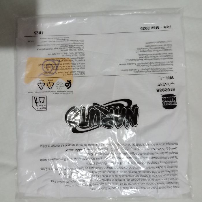 T-shirt branca Naruto, (Tam L) Burguer King + Figura