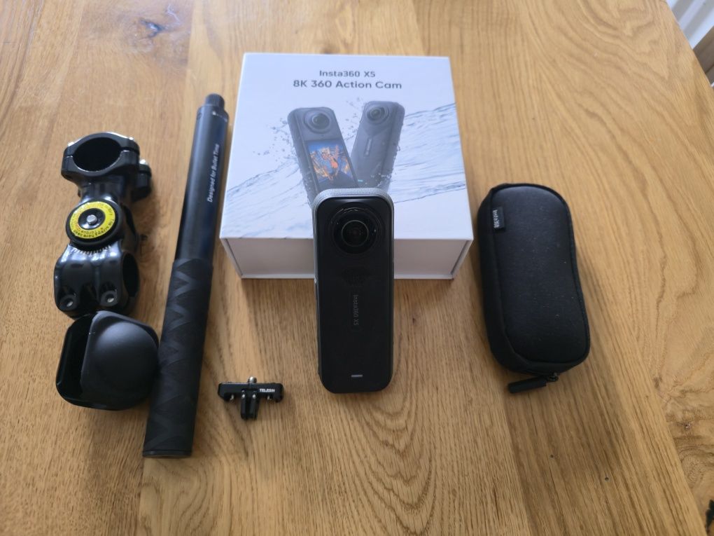 Kamera Insta360 X5 zestaw
